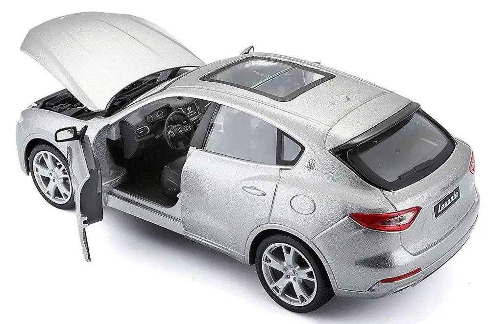 Bburago Maserati Levante stříbrná 1:24