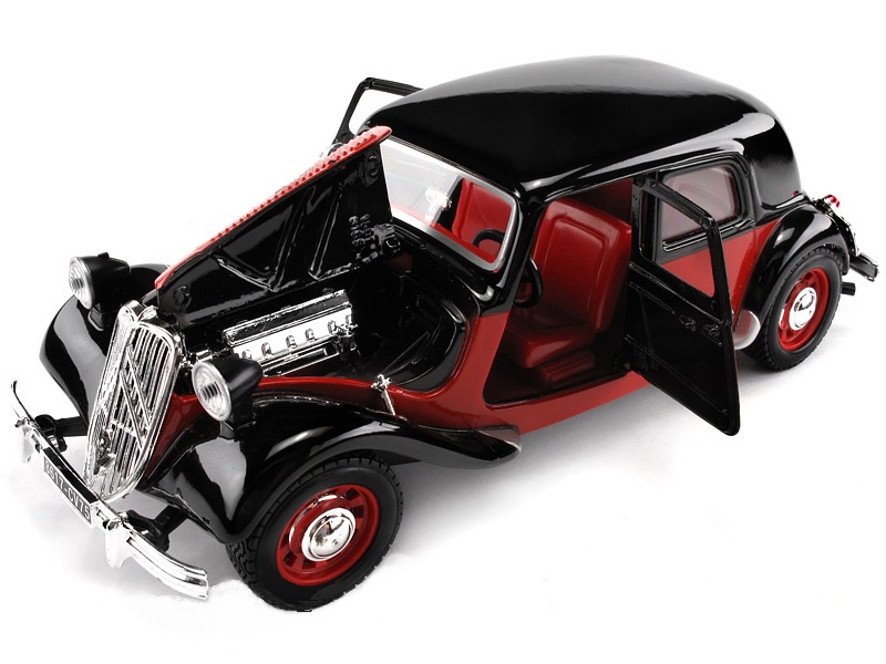 Bburago Citroën 15 CV TA (1938) Černo-červený 1:24