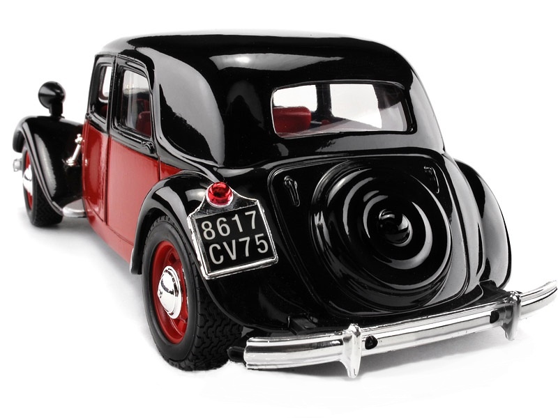 Bburago Citroën 15 CV TA (1938) Černo-červený 1:24