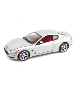 Bburago Maserati Gran Turismo ( 2008 ) 1/24 Stříbrné