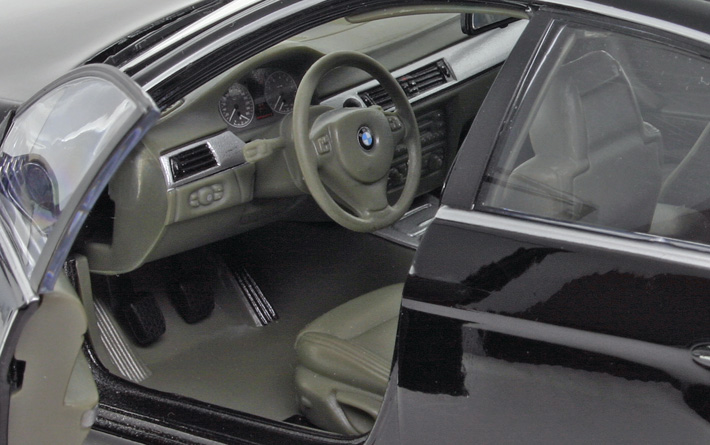 Welly BMW 330i, Černé 1:24