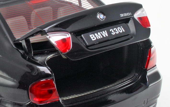 Welly BMW 330i, Černé 1:24