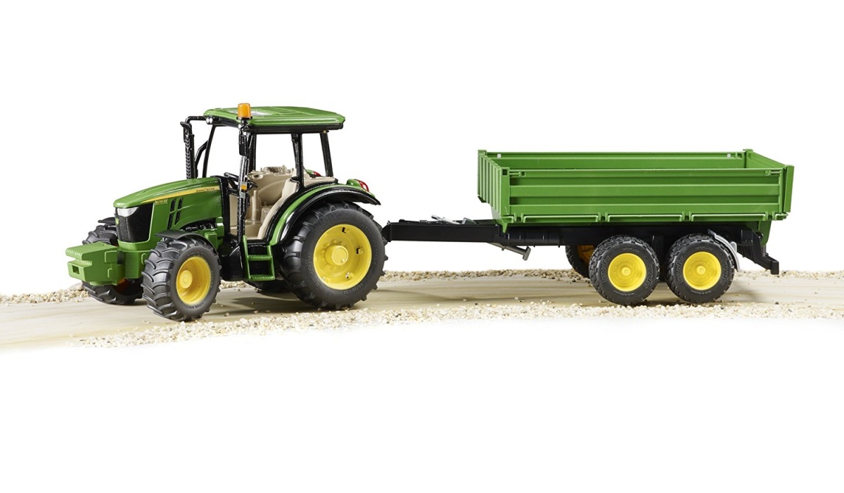 Bruder 2108 Traktor John Deere 5115M a vlečkou