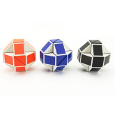 Plastový hlavolam Had na kartě