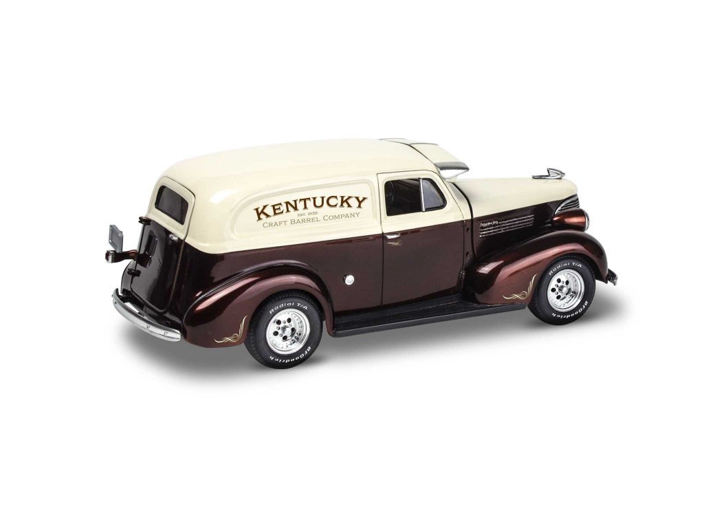 Revell ModelKit MONOGRAM auto 1939 Chevy Sedan Delivery (1:24)