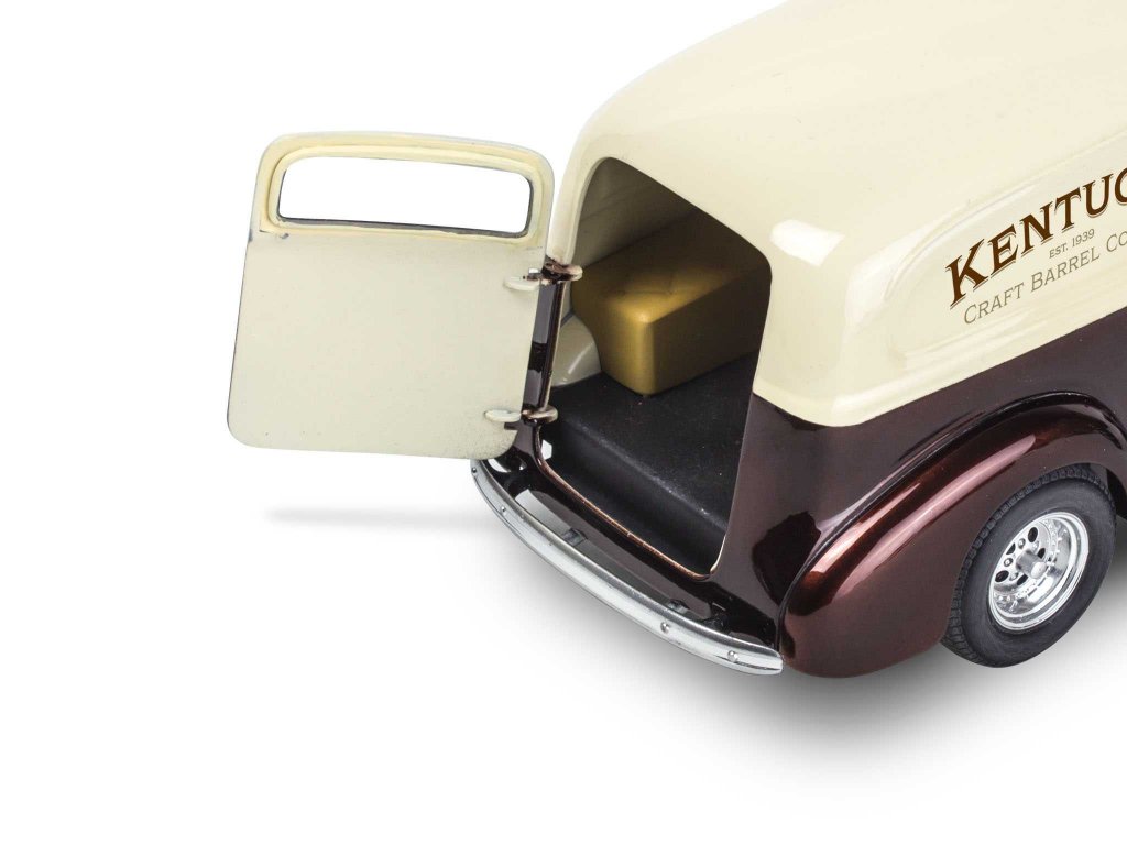 Revell ModelKit MONOGRAM auto 1939 Chevy Sedan Delivery (1:24)