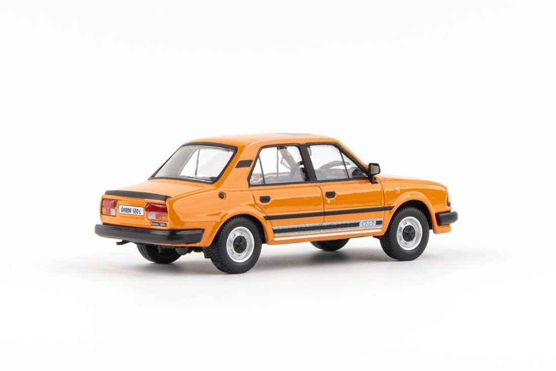 Abrex Škoda 120L (1984) Zlatý Okr 1:43