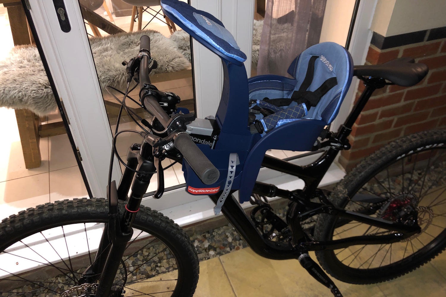 WeeRide SafeFront Classic Přední cyklosedačka na kolo, šedá