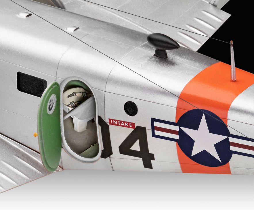Revell Plastic ModelKit letadlo 03811 - Beechcraft Model 18 (1:48)