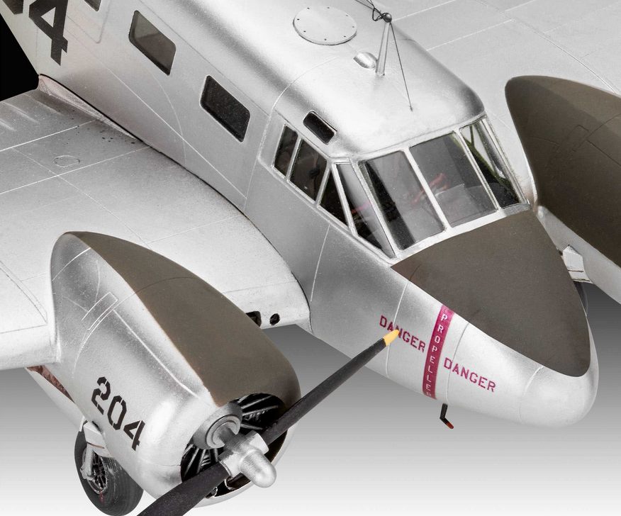 Revell Plastic ModelKit letadlo 03811 - Beechcraft Model 18 (1:48)