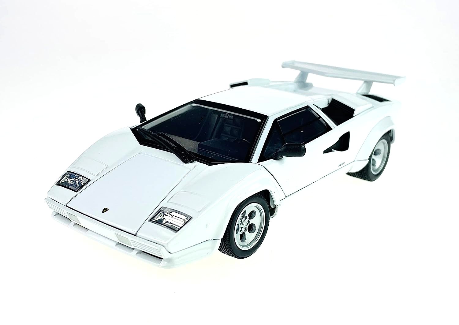 Welly Lamborghini Countach LP 5000 S (white) 1:24