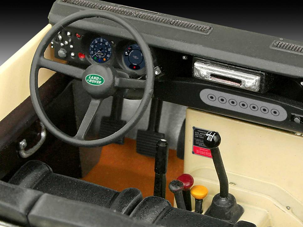 Revell ModelSet auto 67056 Land Rover Series III LWB (commercial) (1:24)