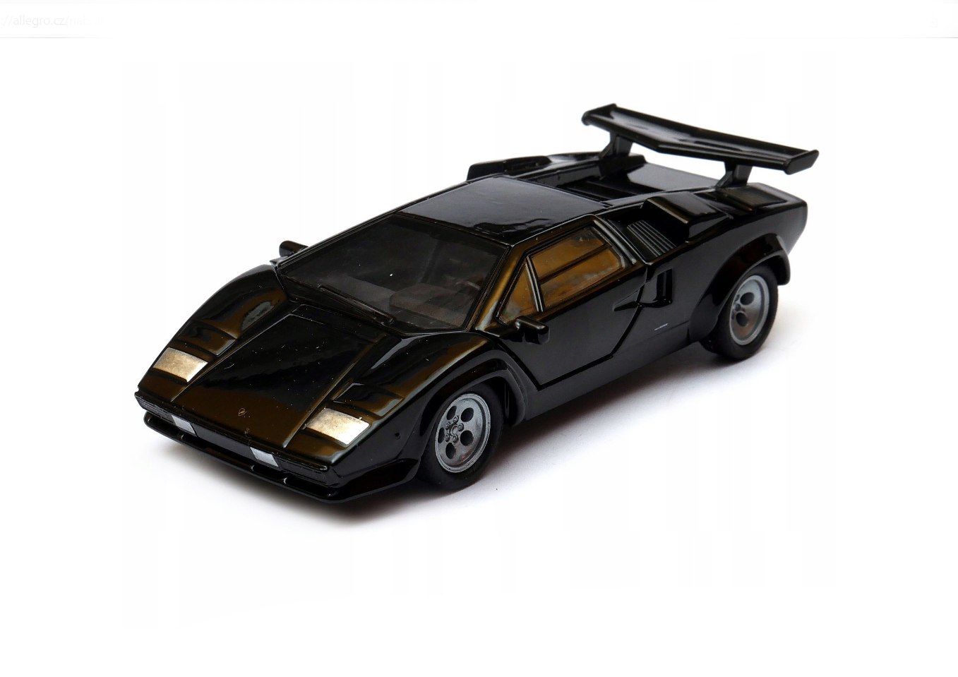 Welly Lamborghini Countach LP 500 S (black) 1:34-39