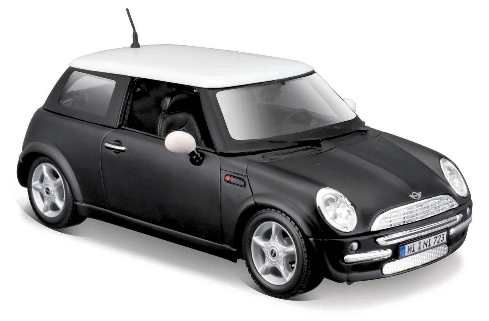 Maisto Mini Cooper, matně černá 1:24