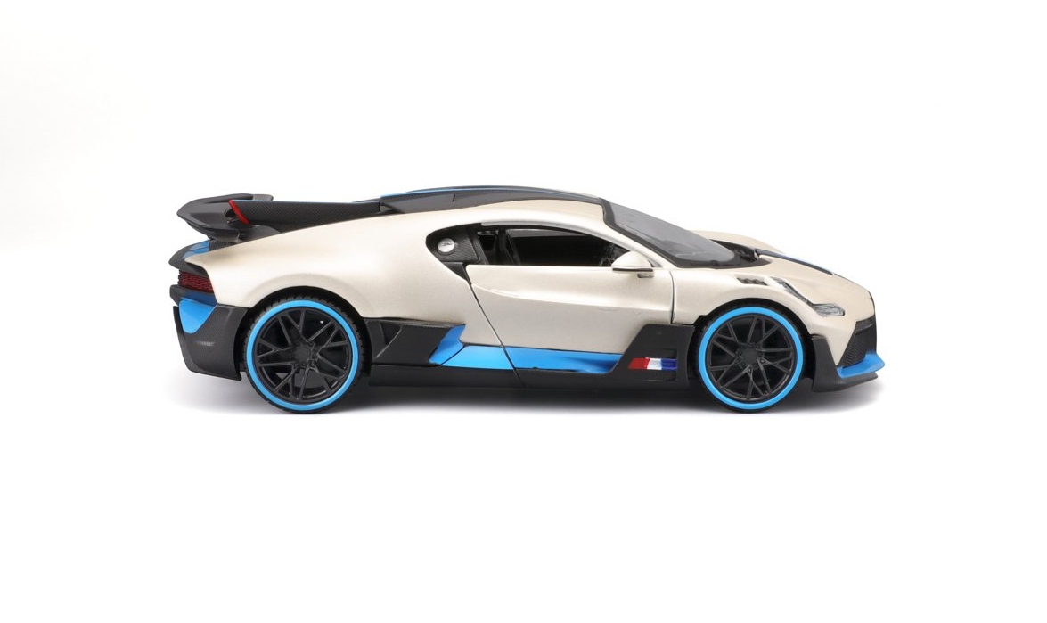 Maisto Bugatti Divo, metal bílá 1:24
