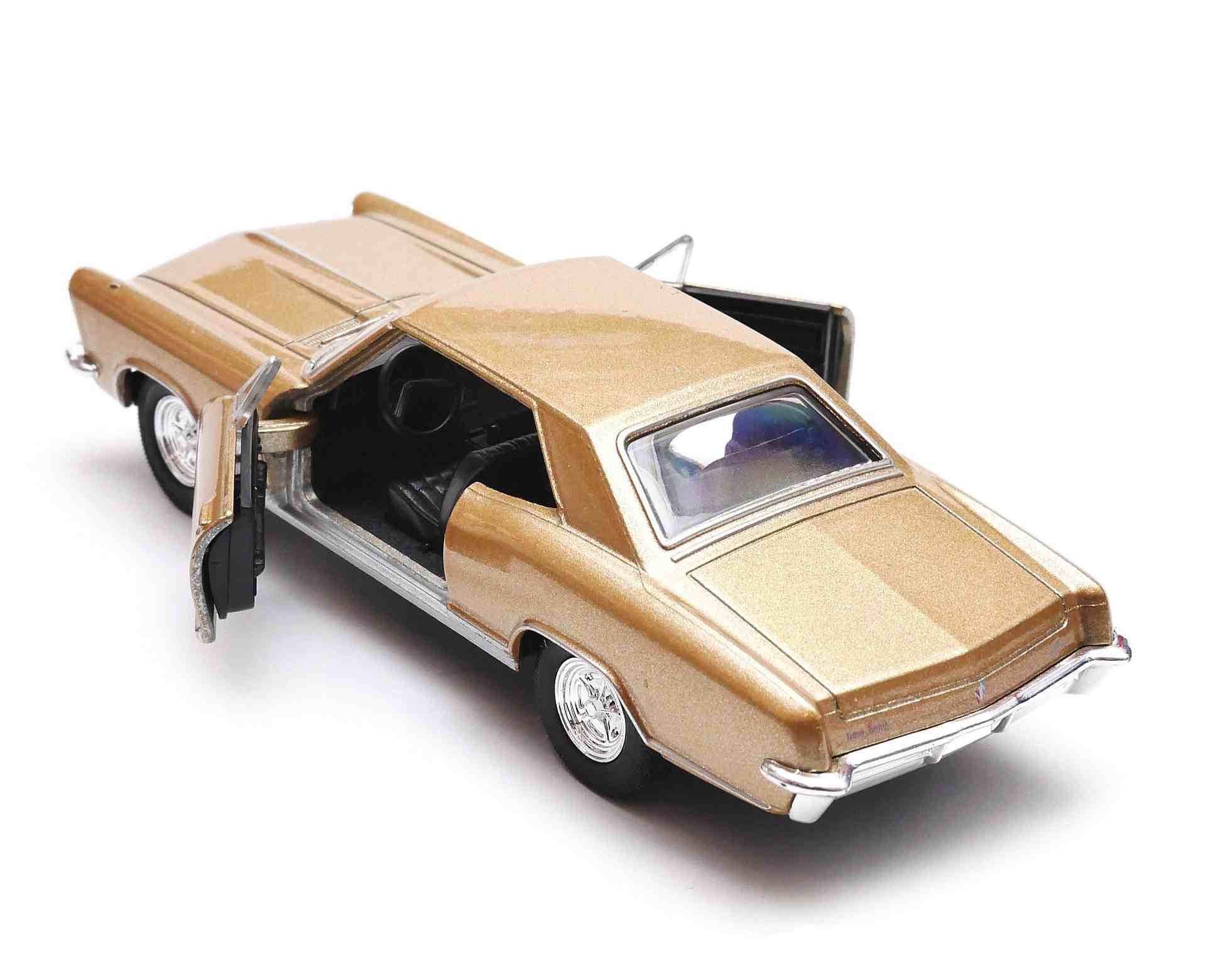 Welly Buick Riviera 1965 Gran Sport, Zlatý, 1:24