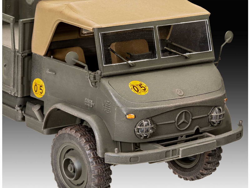 Revell ModelKit military 03348 Unimog 404 S (1:35)