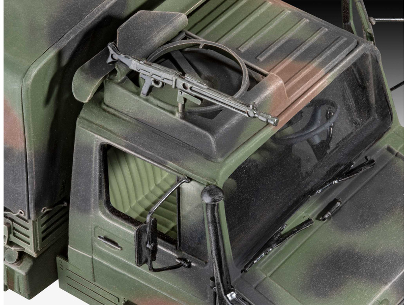 Revell ModelKit military 03337 Unimog 2T milgl (1:35)