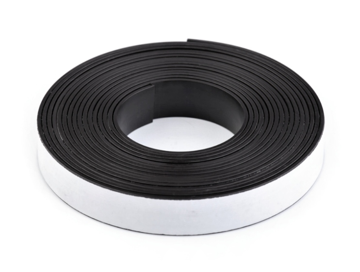 Playbox magnetická lepící páska 5 m x 12,5 mm