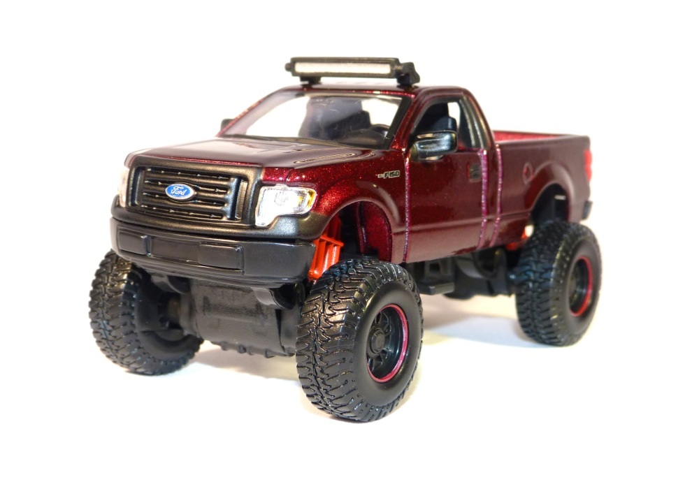 Maisto Ford F-150 XL 4x4, Červený 1:50