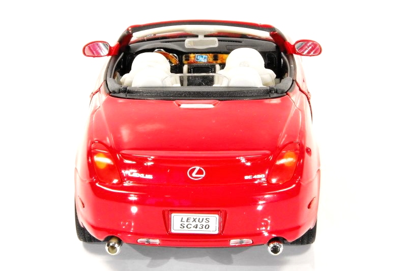 Welly Lexus SC430 červený 1:24