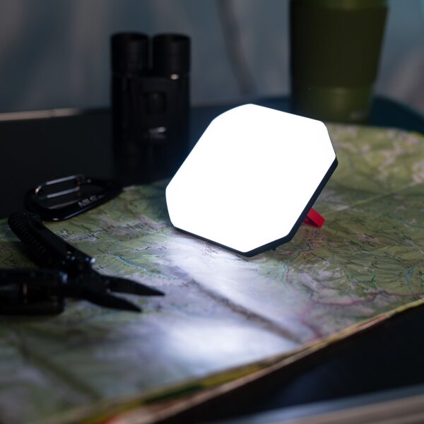 Kempingová LED svítilna NILS Camp NC0007, 220 lm