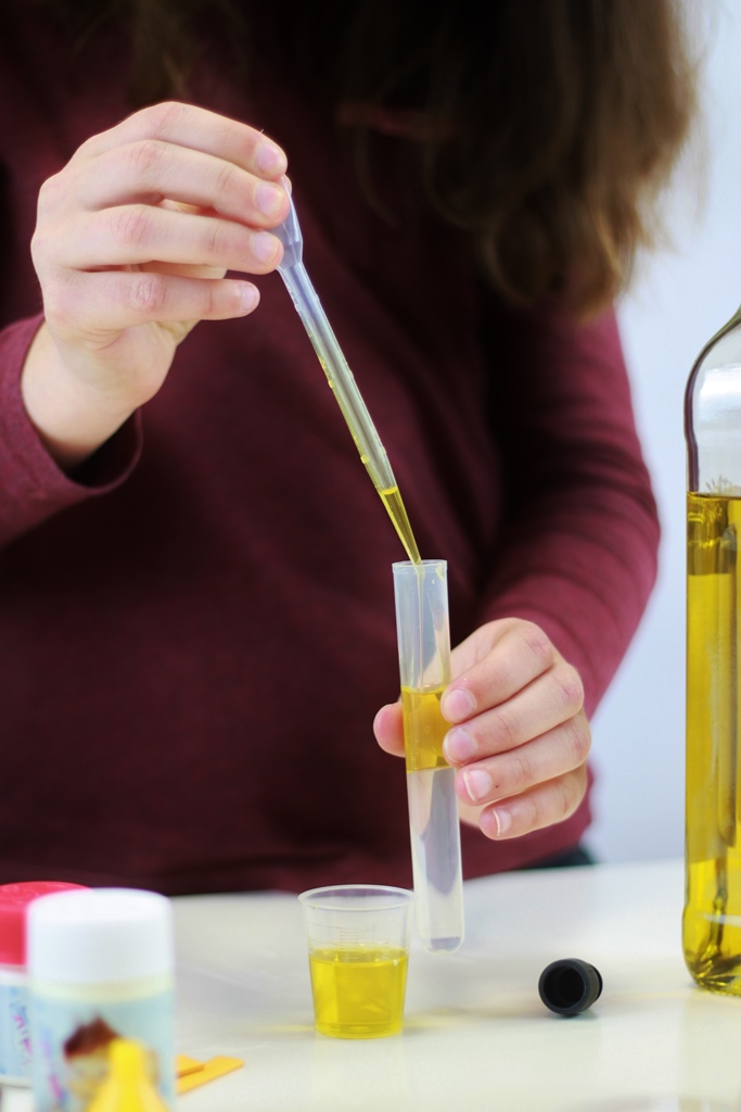 BUKI Chemická laboratoř 200 pokusů
