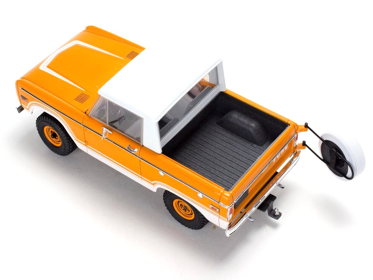 Revell ModelKit MONOGRAM auto 7228 Ford Bronco Half Cab Sandman II (1:25)