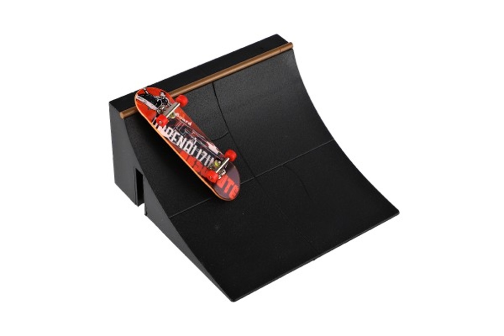 Prstový skateboard s černou rampou, 20x29x7cm