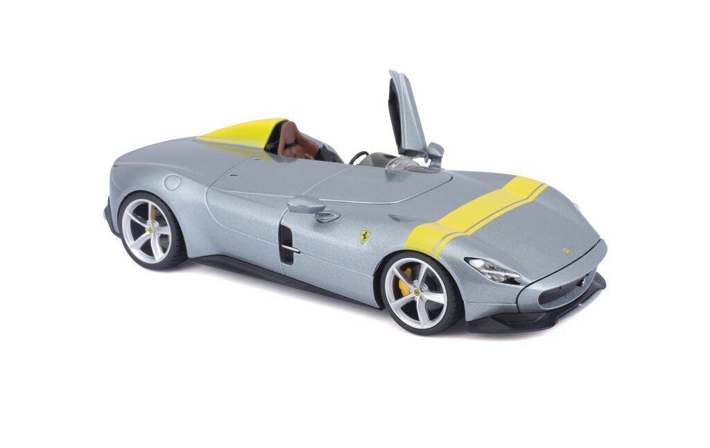 Bburago Ferrari Monza SP1 Silver Blue 1:24