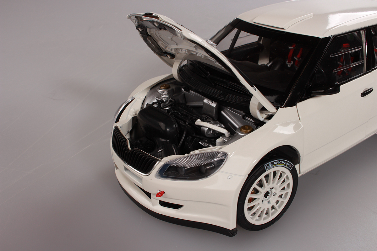 Abrex Škoda Fabia II FL S2000 (2010) Bílá 1:18