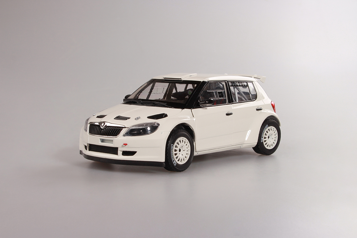 Modely Abrex 1:18