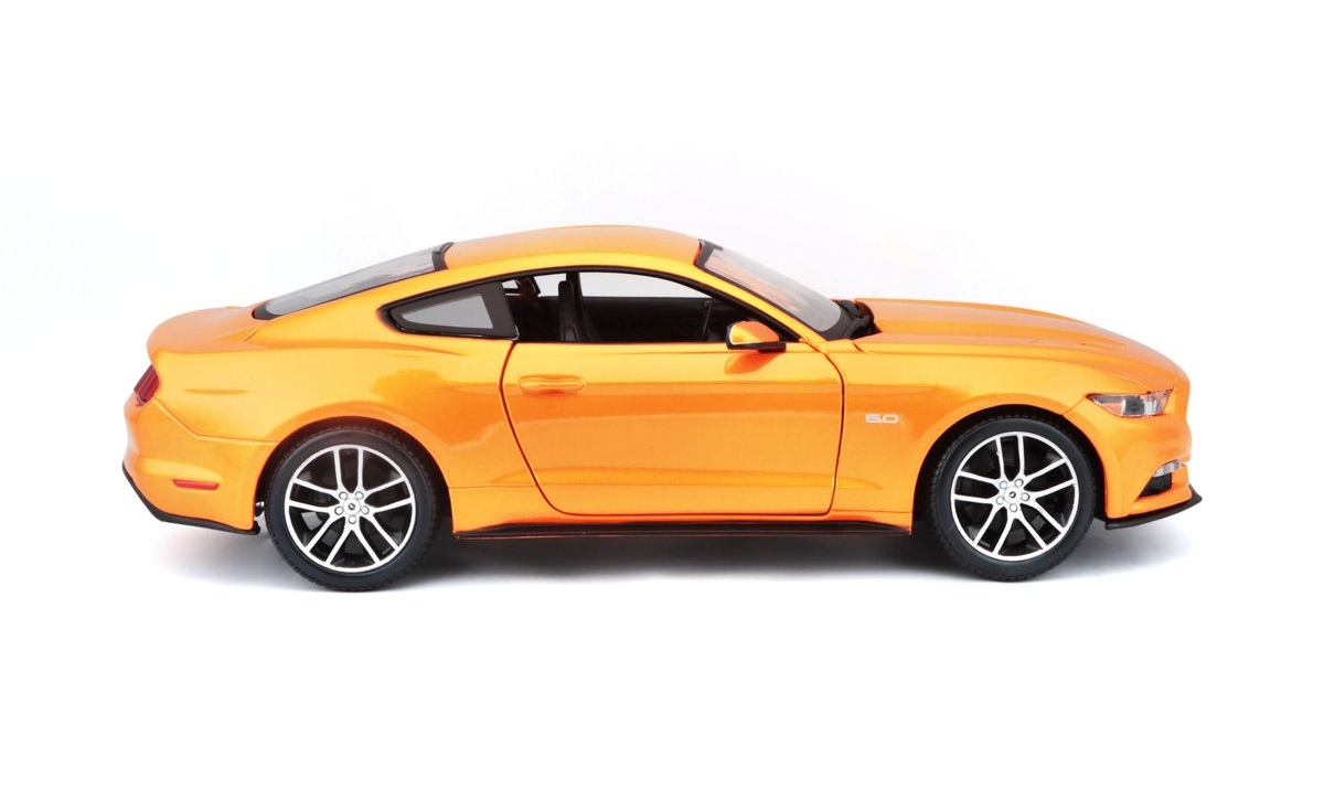 Maisto Ford Mustang 2015 Oranžový 1:18