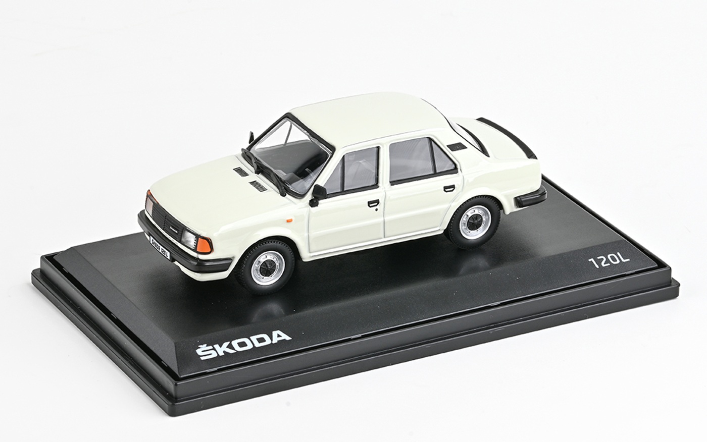 Abrex Škoda 120L (1984) Bílá Ledová 1:43