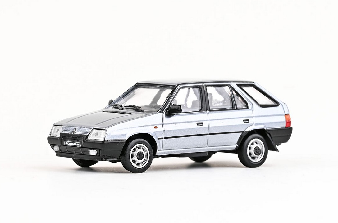 Abrex Škoda Forman (1993) Stříbrná Safír Metalíza 1:43
