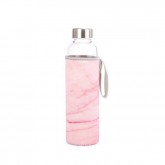 Skleněná láhev s růžovým obalem, 600 ml.
