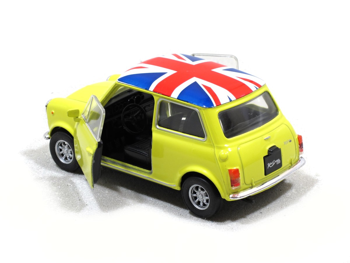 Welly Mini Cooper 1300 UK, Yellow 1:34-39