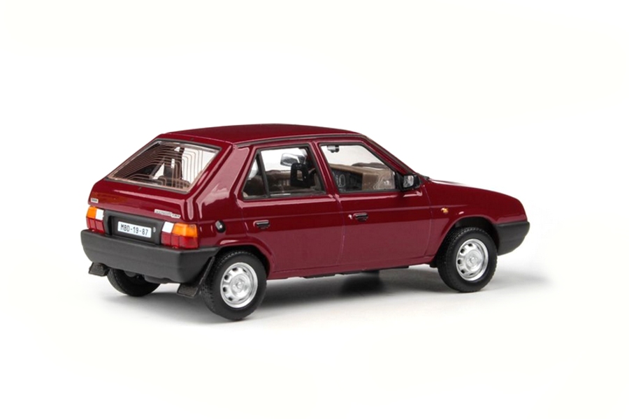 Abrex Škoda Favorit 136L (1988) Červená Apollo 1:43