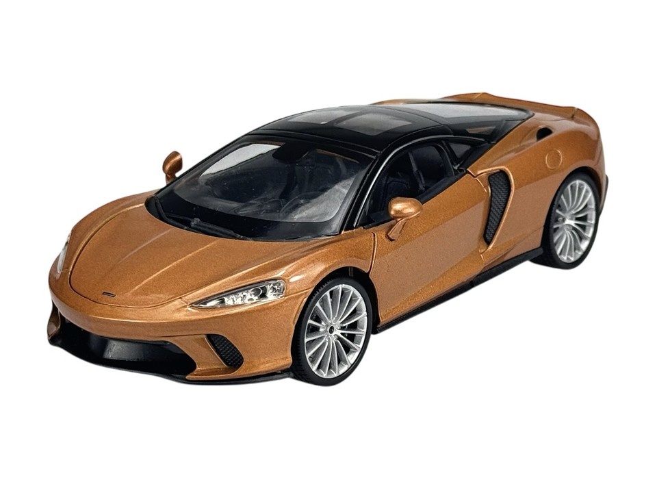 Welly McLaren GT gold 1:24