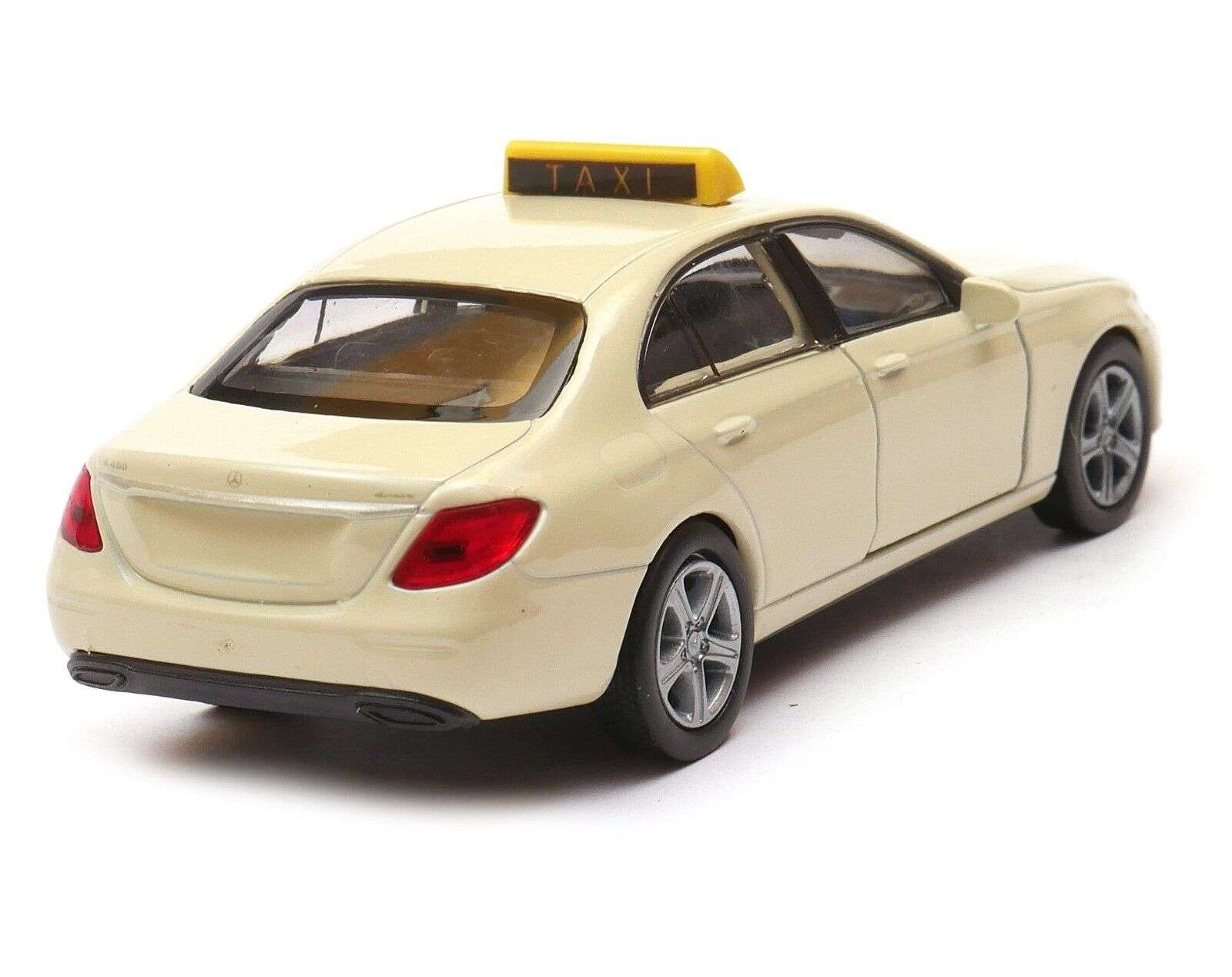 Welly Mercedes Benz 2016 E-Class TAXI cream, 1:34-39