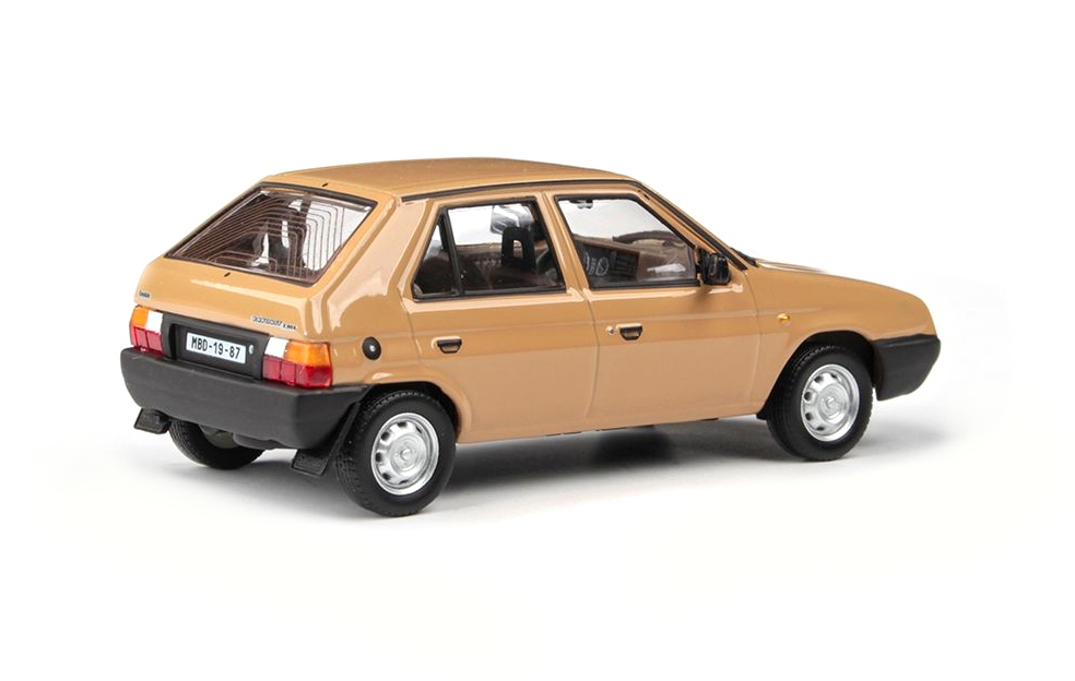 Abrex Škoda Favorit 136L (1988) Hnědá Beduínská 1:43