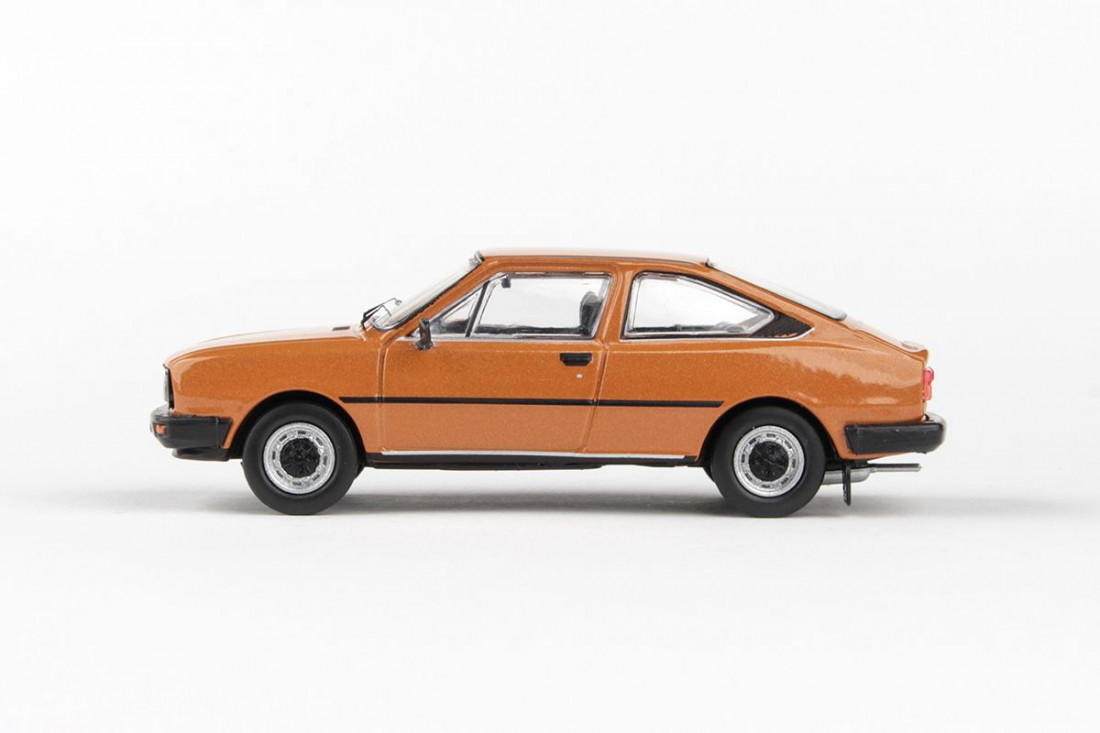 Abrex Škoda Garde (1982) Bronzová Metalíza 1:43
