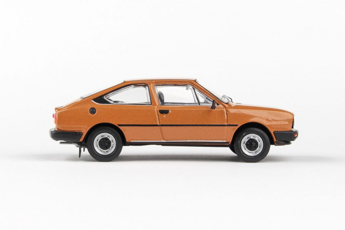 Abrex Škoda Garde (1982) Bronzová Metalíza 1:43