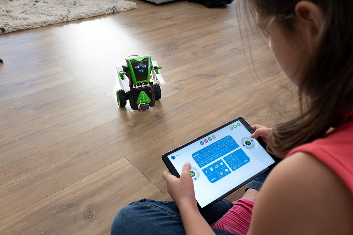 MaDe Zigybot Mazzy, sestav a nauč se kódovat