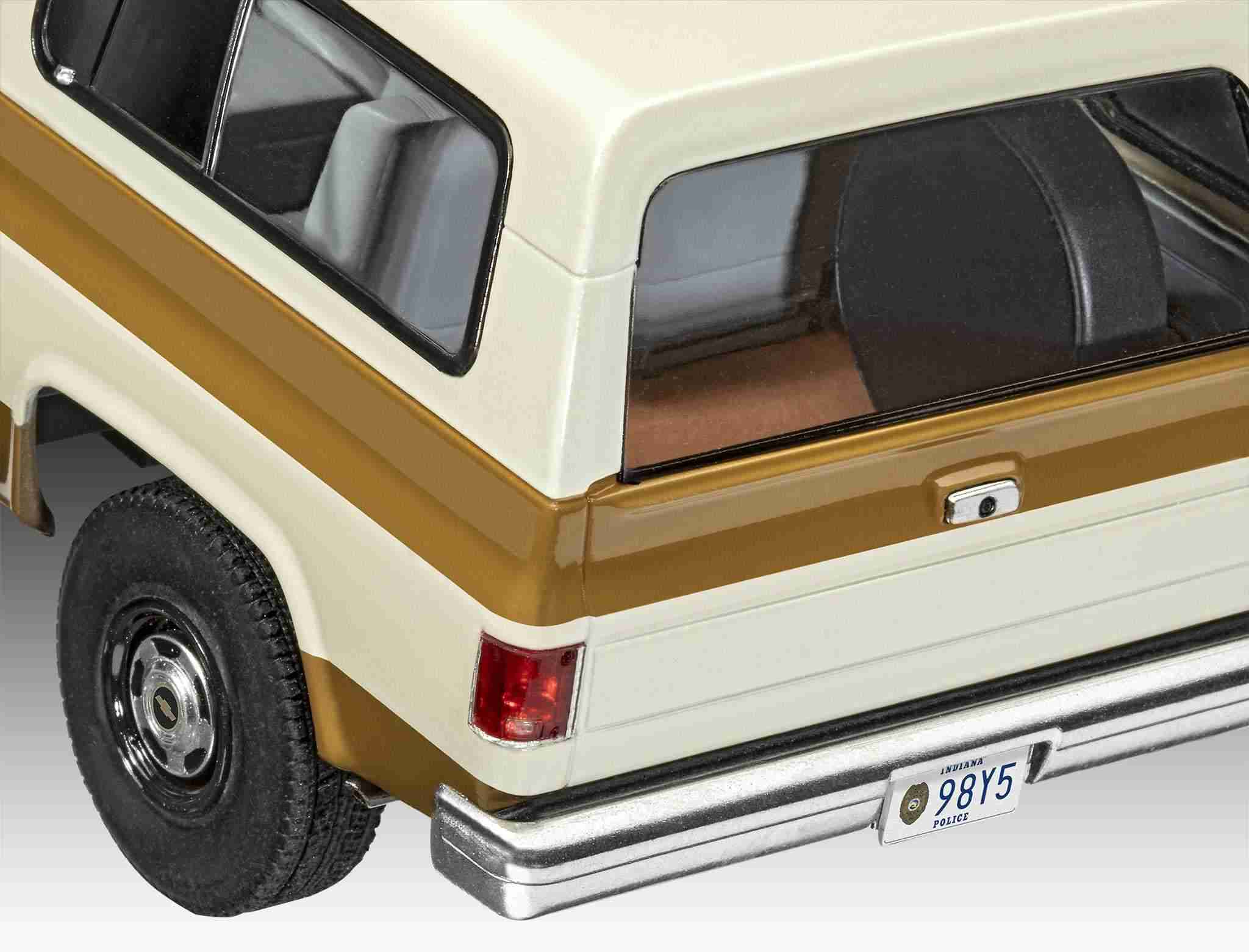 Revell ModelSet auto STRANGER THINGS 67724 - 1985 Chevrolet K5 Blazer (1:25)