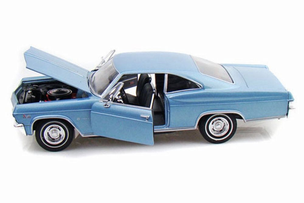 Welly Chevrolet 1965 Impala SS 396 light metallic blue 1:24