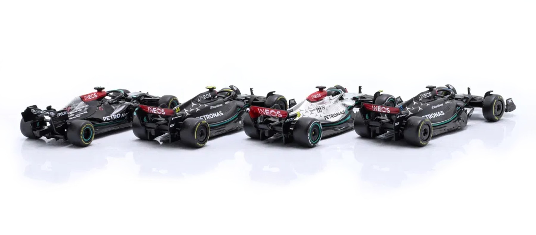 Bburago RACE Formula F1 4PAC Mercedes AMG F1 W15 (2024), 44 L.Hamil ton, 63 G.Russel