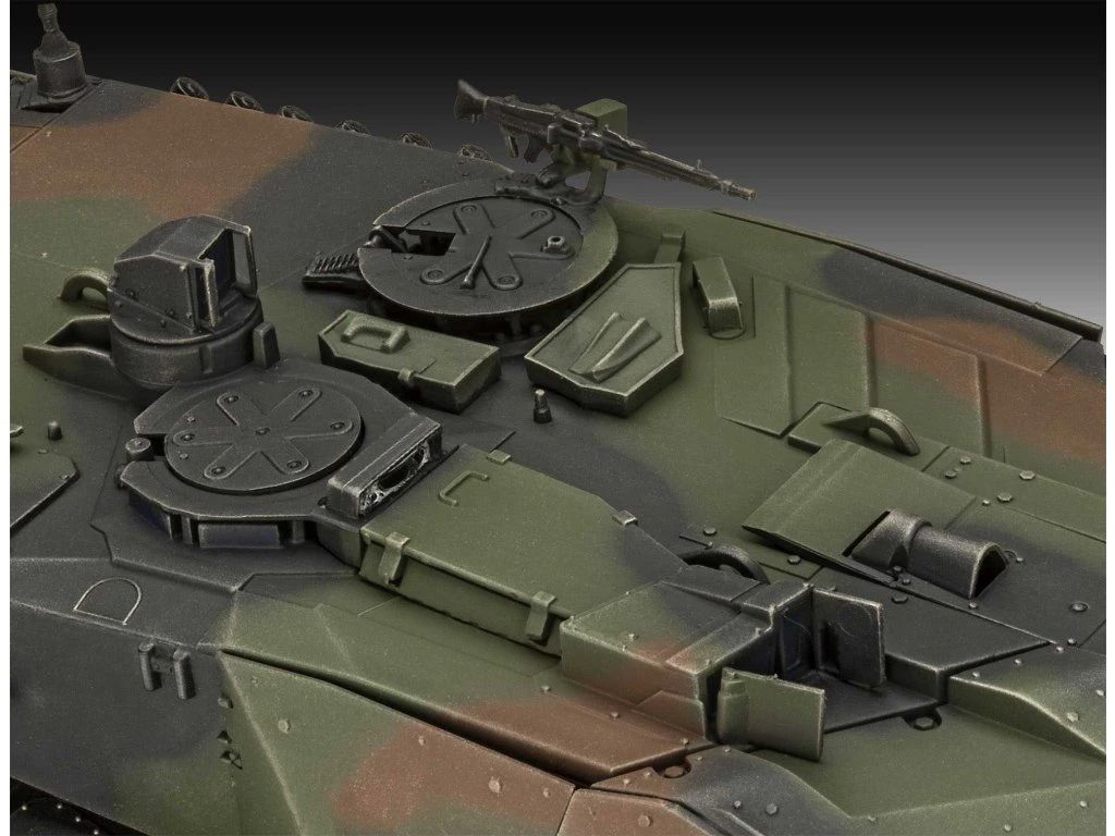 Revell 05631 Leopard 2 A6A2 70 Years Bundeswehr (1:35) Gift-Set
