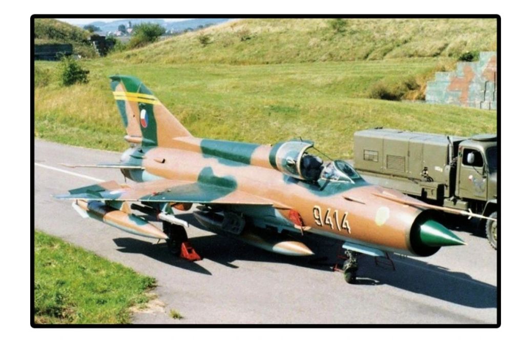 Cobi 5919 MIG-21 ČSSR / NDR, 1:48, 396 kostek