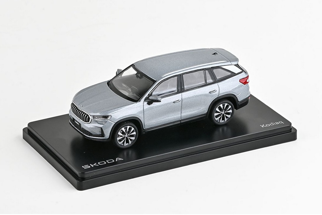 Abrex Škoda Kodiaq II (2023) Stříbrná Smoky Diamond Metalíza 1:43